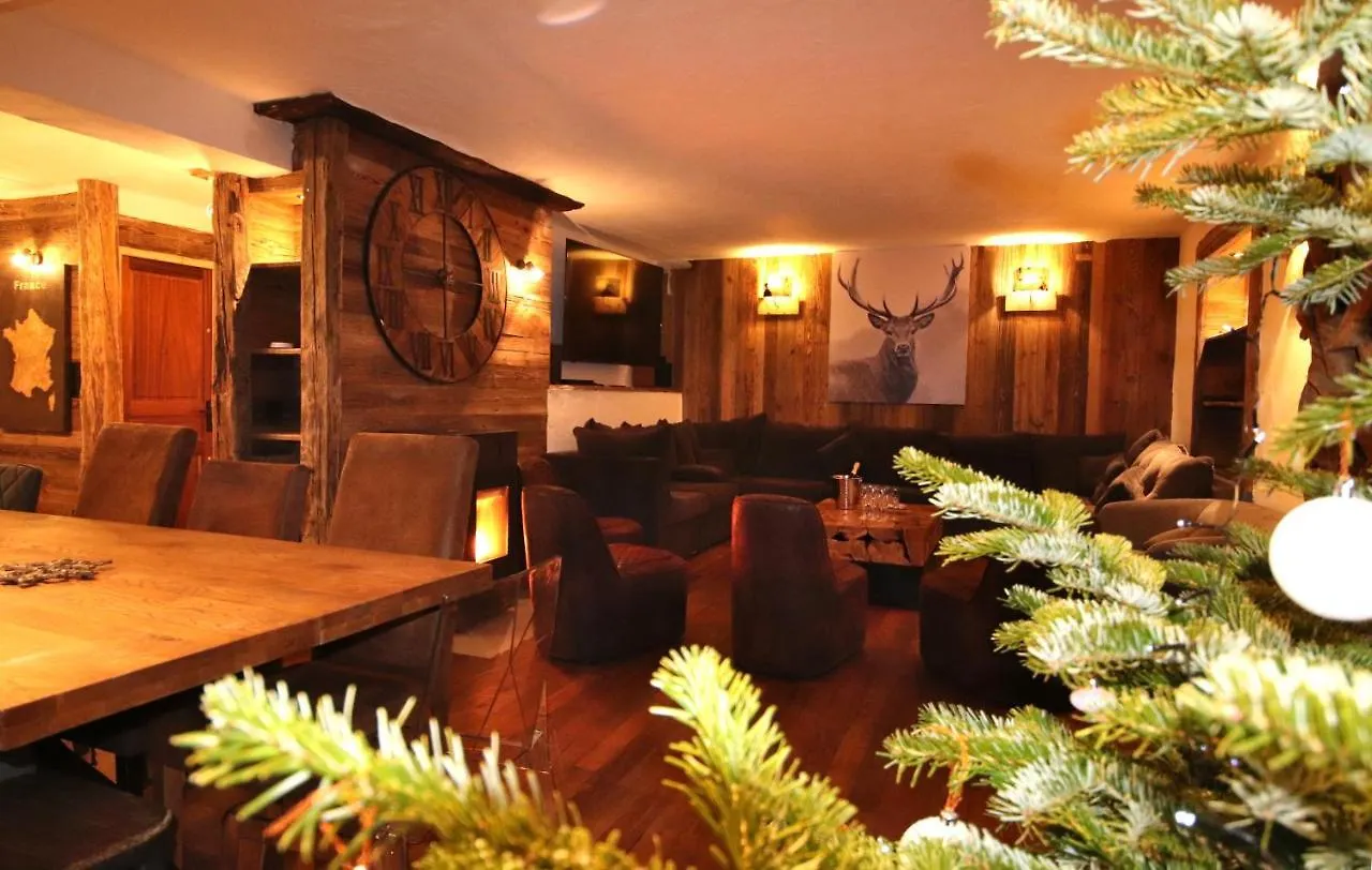 Chalet Le Chantelevent For 24 Guests - Slope Views, Pool & Jacuzzi Vars