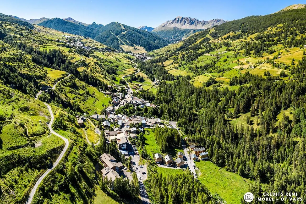 Chalet Le Chantelevent For 24 Guests - Slope Views, Pool & Jacuzzi Vars